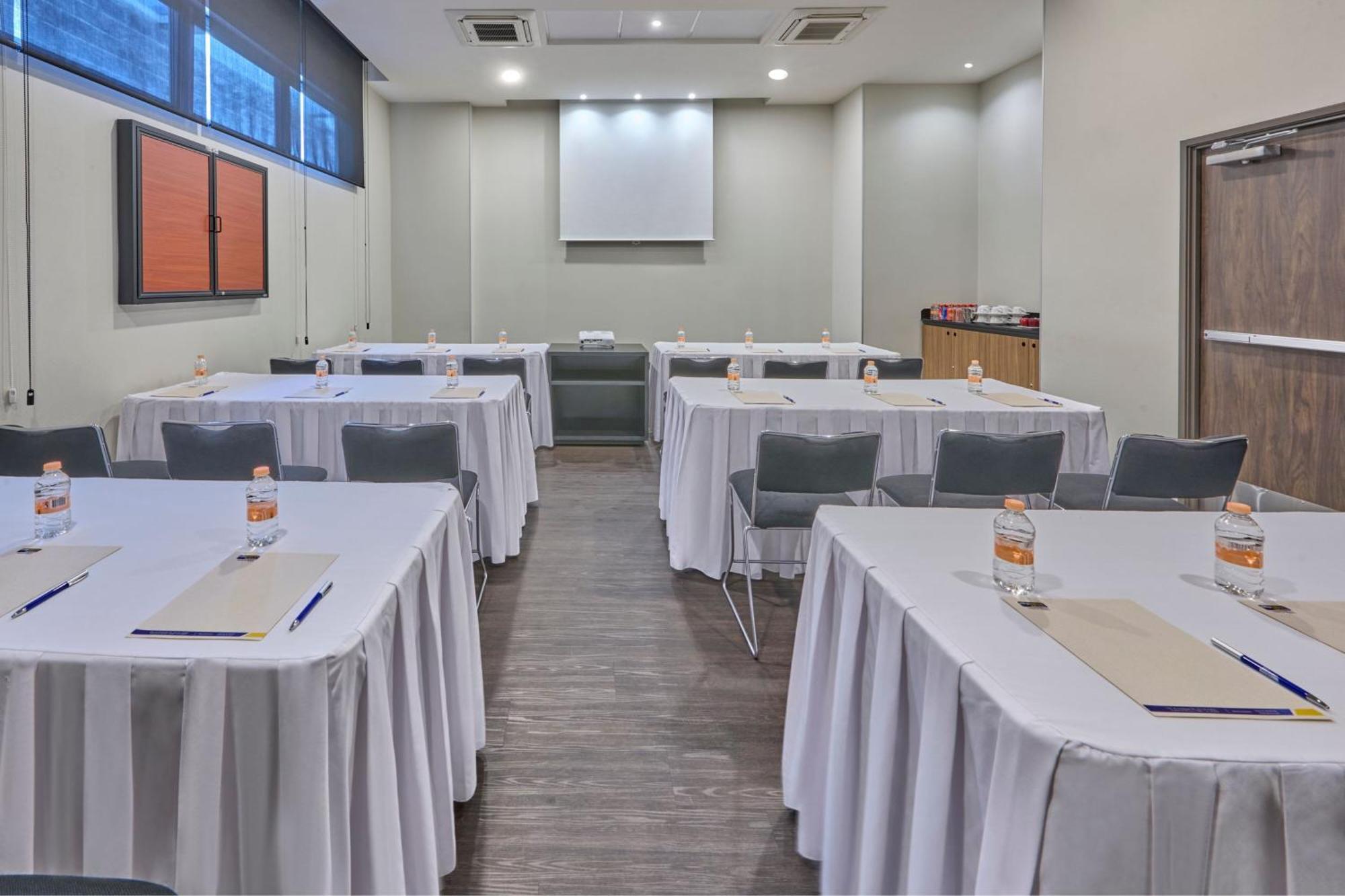 City Express By Marriott Ciudad De Mexico La Villa Exterior photo